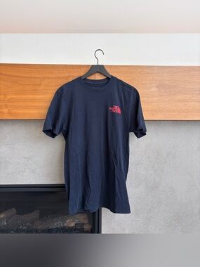 The North Face Men’s Shirt, Size M